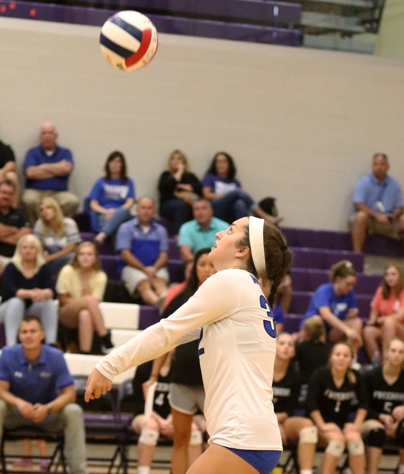 Freeburg def. Mascoutah 25-23, 25-21